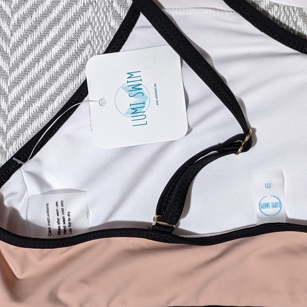 NWT Lumi Swim Kelsey Block bikini Top